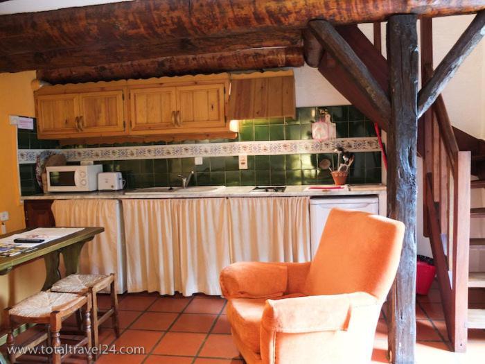 Gasthaus Casas De Zapatierno Espierba Zimmer foto
