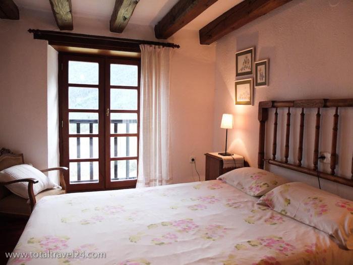 Gasthaus Casas De Zapatierno Espierba Zimmer foto