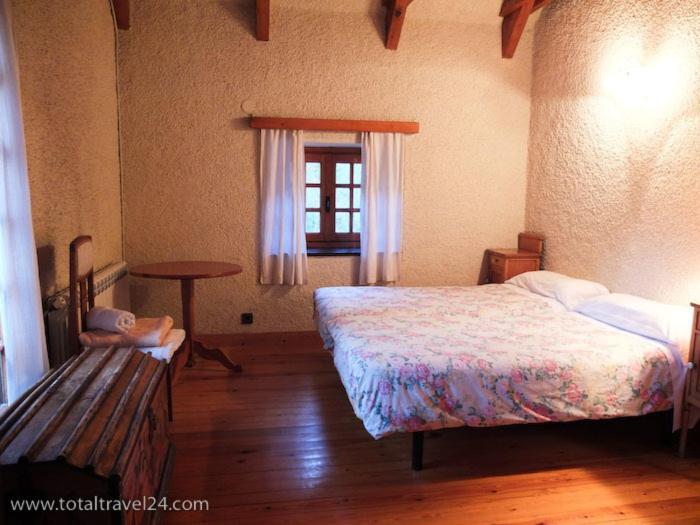 Gasthaus Casas De Zapatierno Espierba Zimmer foto